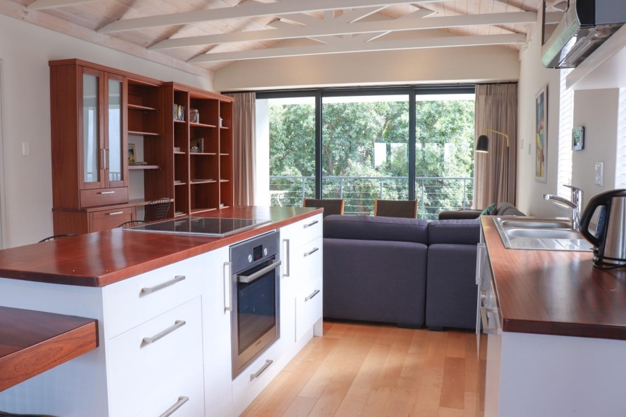 To Let 6 Bedroom Property for Rent in Voelklip Western Cape